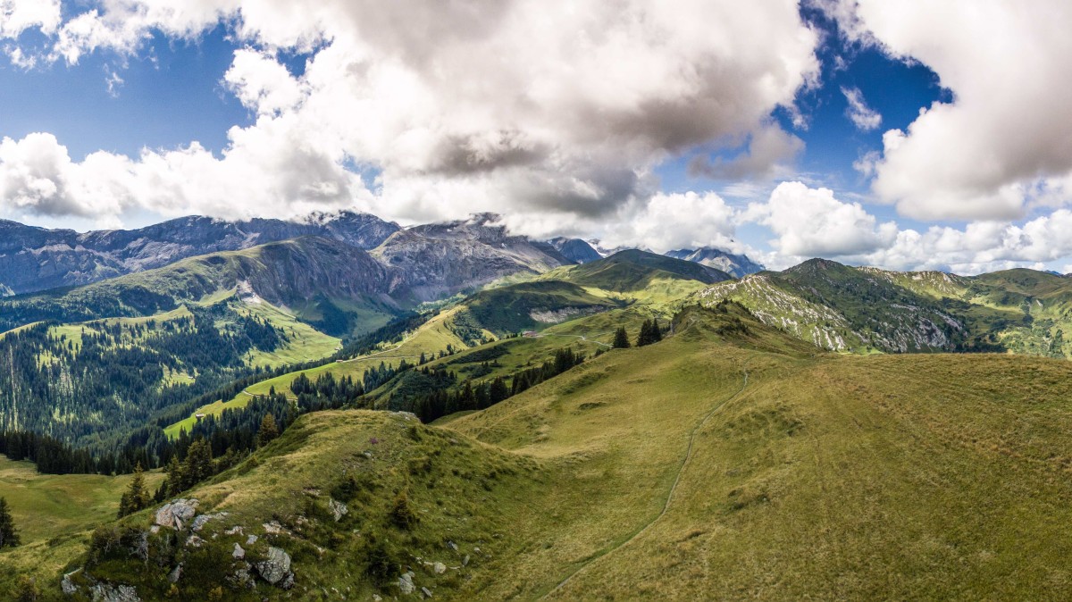 montagnes betelberg suisse drone