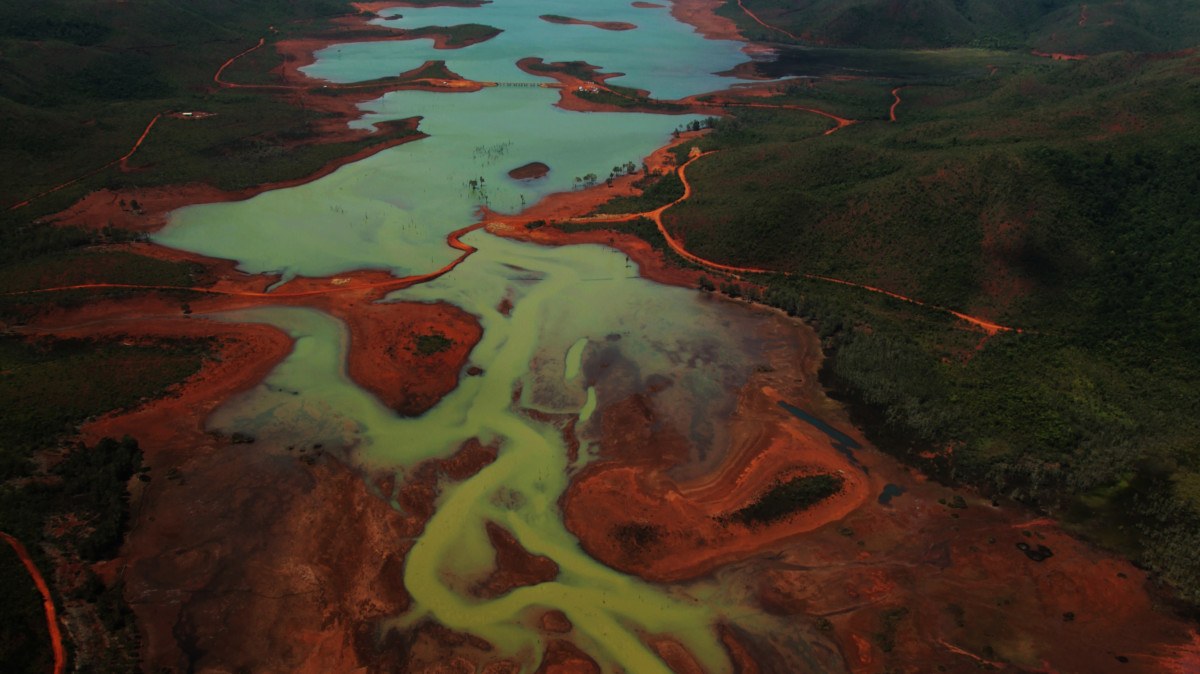 rivière forêt nouvelle calédonie vue de drone