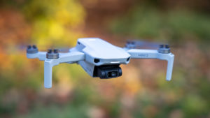 Le drone DJI Mavic mini 2 en vol
